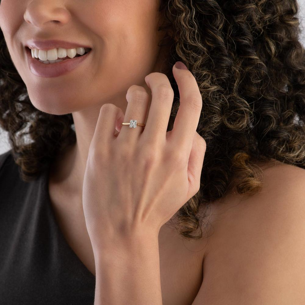 Once 18ct Yellow Gold Emerald Cut Diamond Solitaire Ring - Image 2